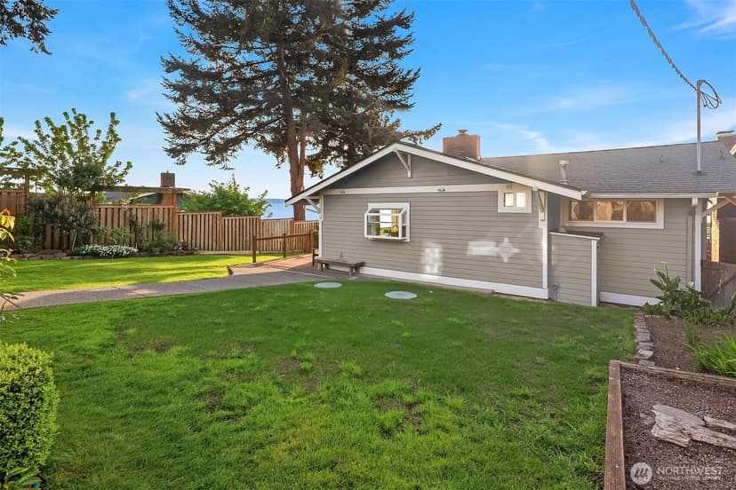Property photo for 19312 Soundview Drive NW, Stanwood photo 35