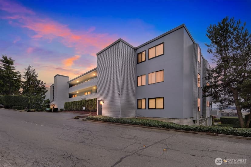 Property photo for 22211 Cliff Avenue S #104, Des Moines photo 30