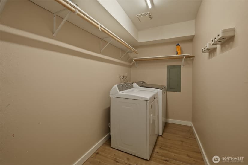 Property photo for 22211 Cliff Avenue S #104, Des Moines photo 25