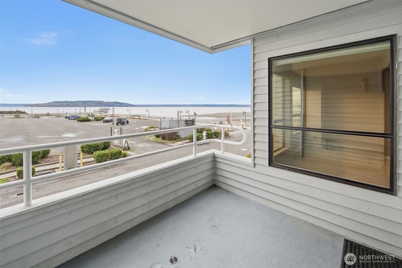 Property photo for 22211 Cliff Avenue S #104, Des Moines photo 2