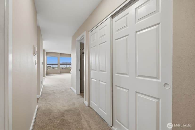Property photo for 22211 Cliff Avenue S #104, Des Moines photo 24