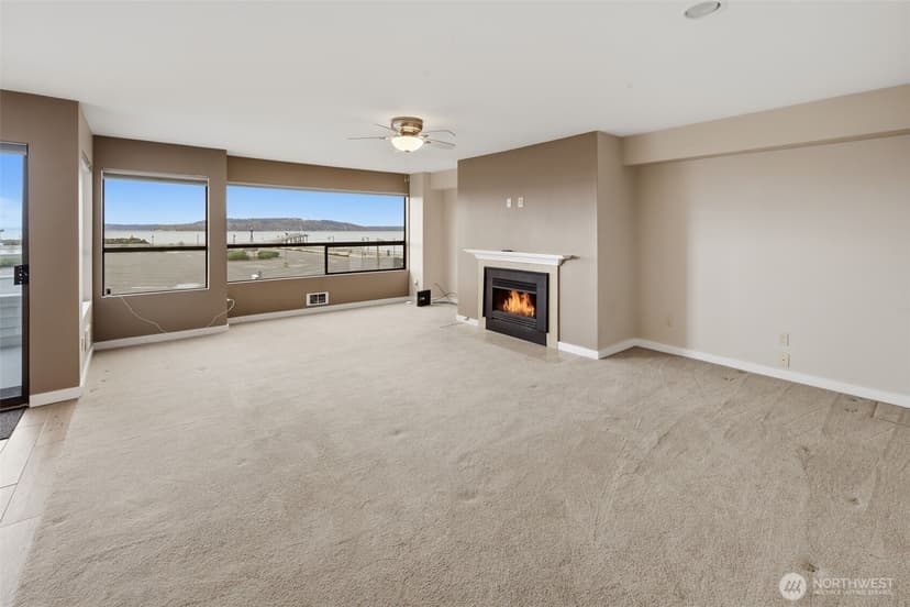 Property photo for 22211 Cliff Avenue S #104, Des Moines photo 7