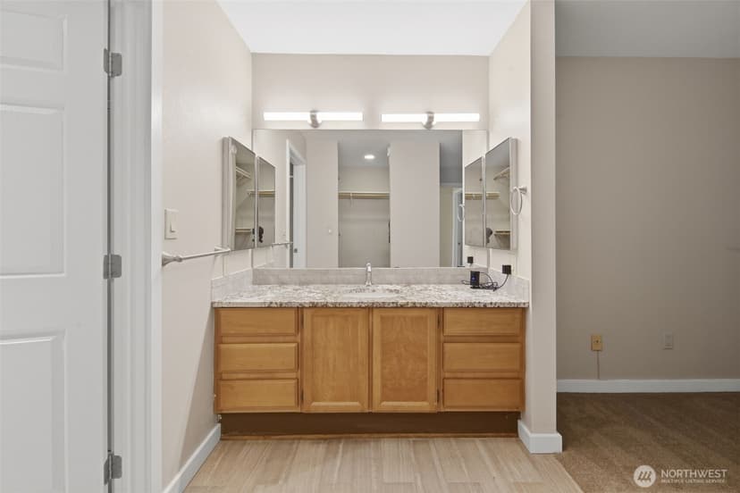 Property photo for 22211 Cliff Avenue S #104, Des Moines photo 14
