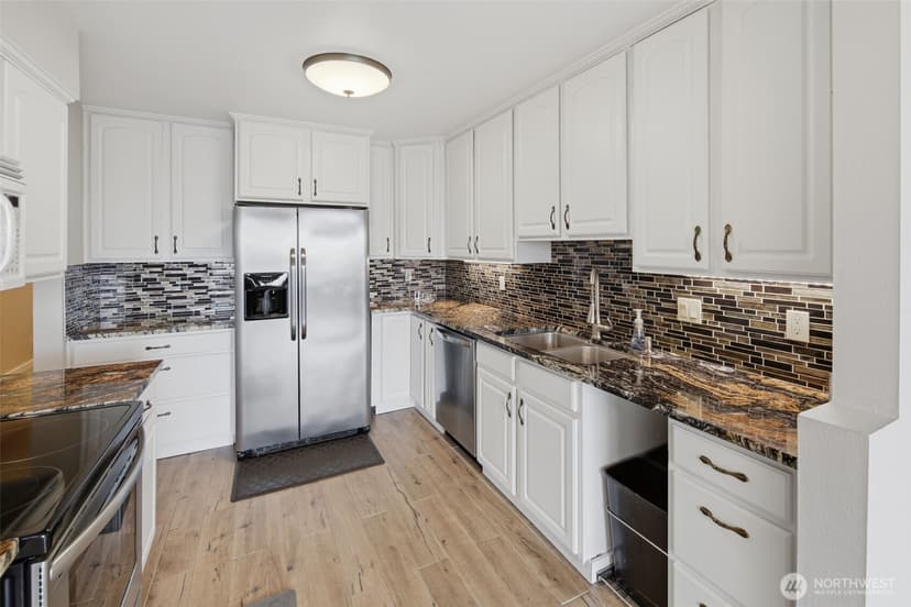 Property photo for 22211 Cliff Avenue S #104, Des Moines photo 9