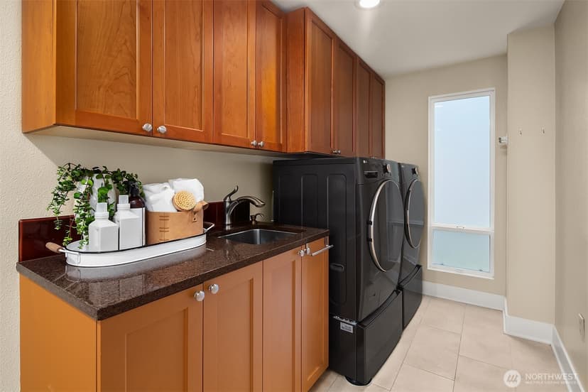 Property photo for 8530 54th Avenue NE, Seattle photo 17