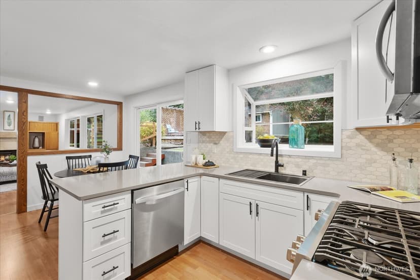Property photo for 16220 197th Avenue NE, Woodinville photo 8