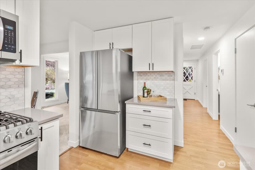 Property photo for 16220 197th Avenue NE, Woodinville photo 9