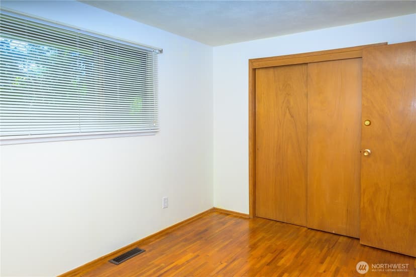 Property photo for 5304 108th Street SW, Lakewood photo 13