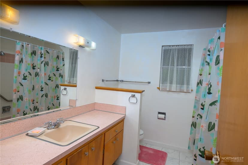 Property photo for 5304 108th Street SW, Lakewood photo 9