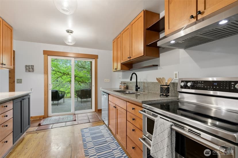 Property photo for 6311 18th Avenue SW, Seattle photo 15
