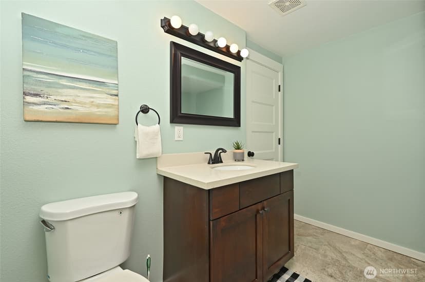 Property photo for 705 S 209th Street, Des Moines photo 27