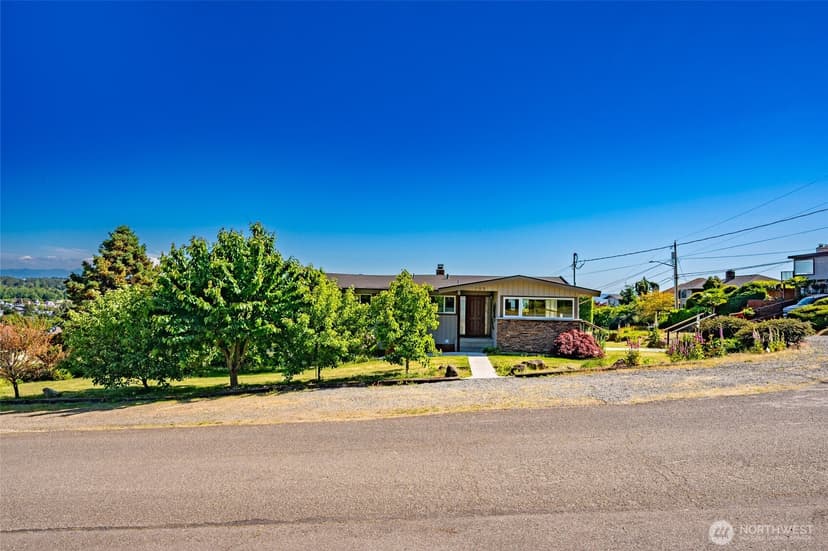 Property photo for 705 S 209th Street, Des Moines photo 35