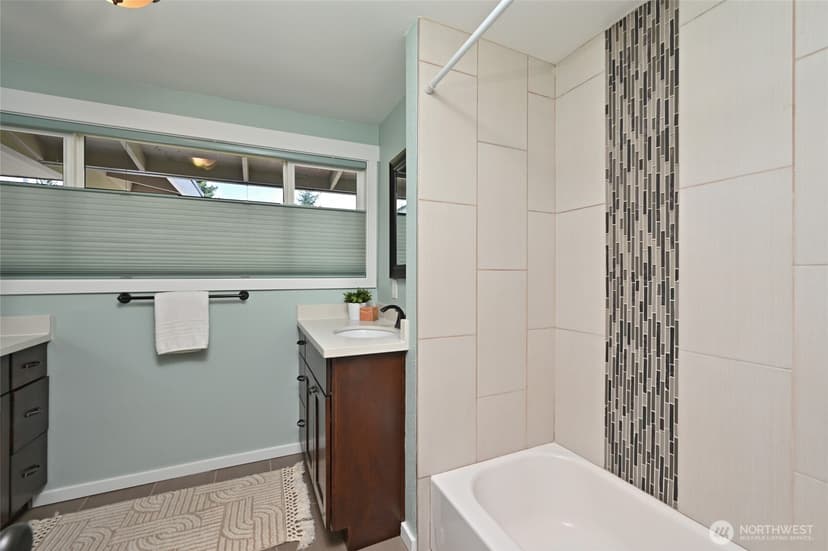 Property photo for 705 S 209th Street, Des Moines photo 19