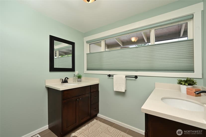 Property photo for 705 S 209th Street, Des Moines photo 20