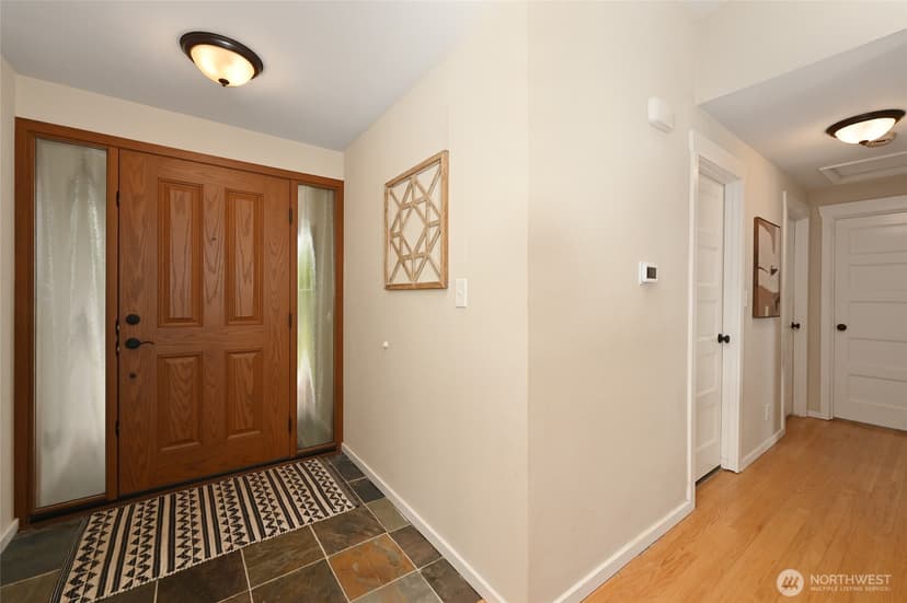 Property photo for 705 S 209th Street, Des Moines photo 4