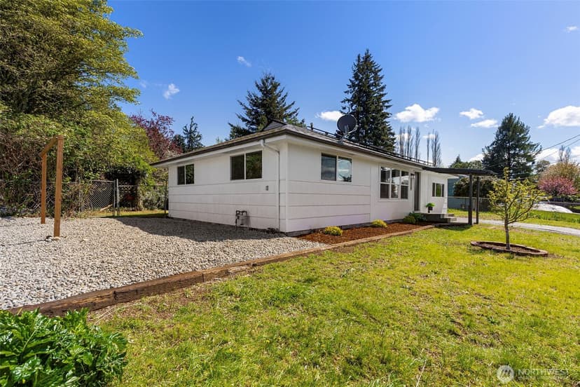 Property photo for 3518 Petersville Road NE, Bremerton photo 4