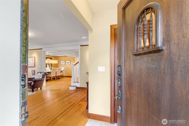 Property photo for 803 W Armour Street, Seattle photo 5