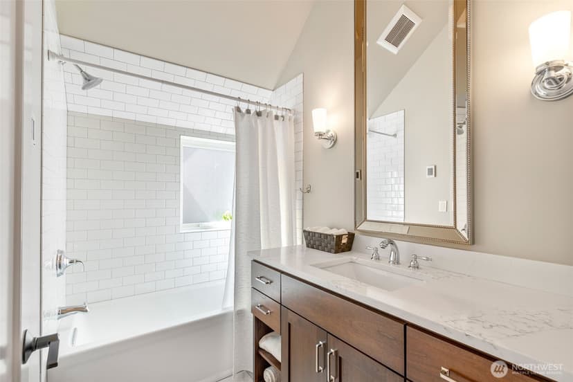 Property photo for 803 W Armour Street, Seattle photo 26