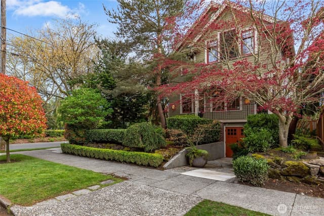 Property photo for 803 W Armour Street, Seattle photo 2