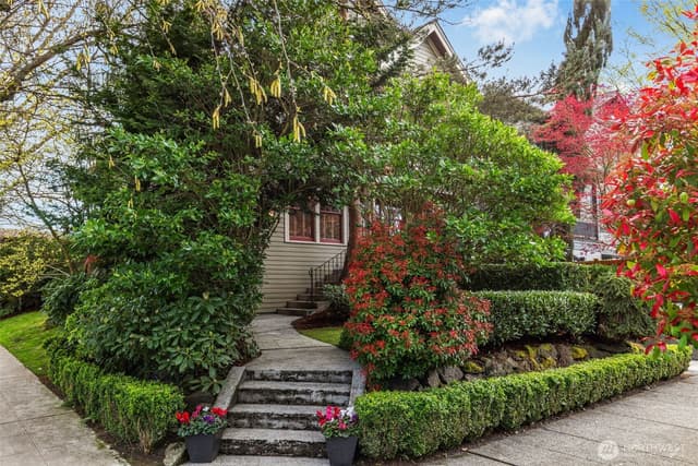 Property photo for 803 W Armour Street, Seattle photo 3