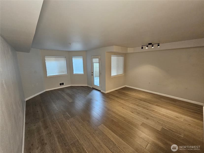 Property photo for 2530 15th Avenue W #303, Seattle photo 9