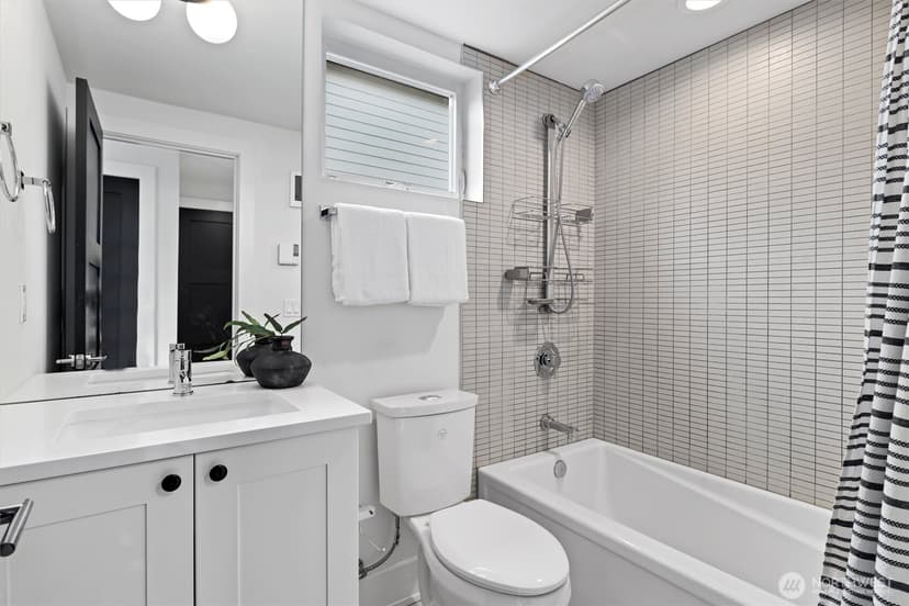 Property photo for 10055 8th Avenue NW #B, Seattle photo 12