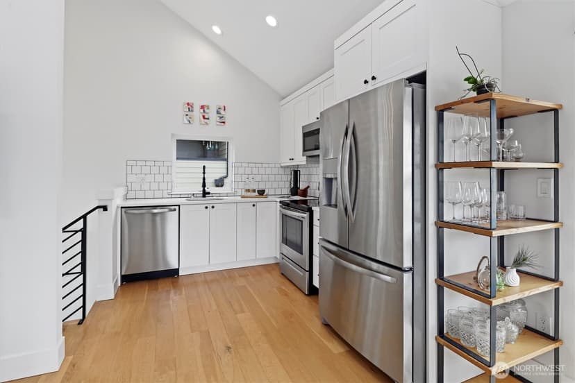Property photo for 10055 8th Avenue NW #B, Seattle photo 6