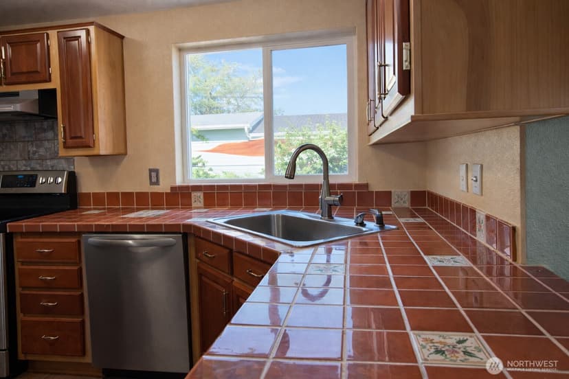 Property photo for 759 Park Avenue NE, Ocean Shores photo 8