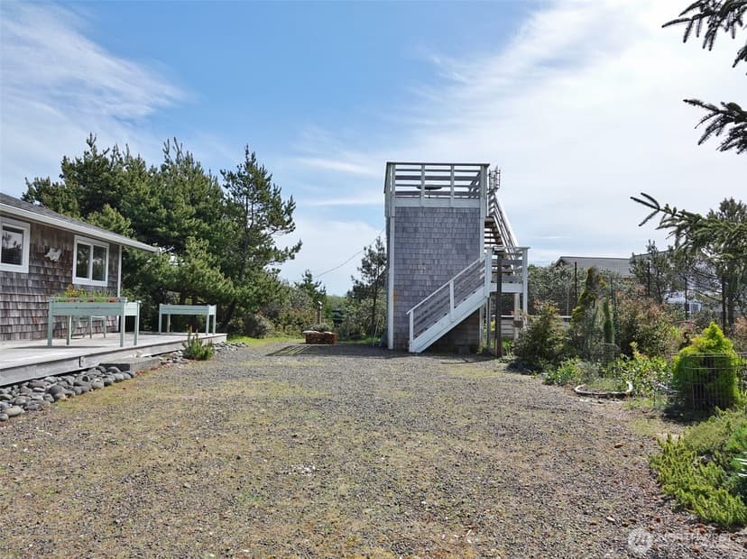 Property photo for 1056 1057 Greenview Avenue SW, Ocean Shores photo 12