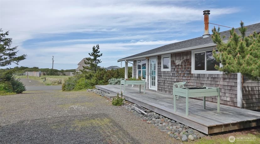 Property photo for 1056 1057 Greenview Avenue SW, Ocean Shores photo 9