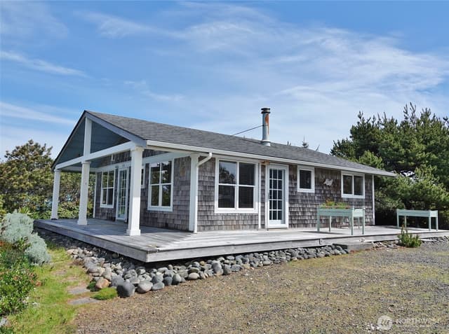 Property photo for 1056 1057 Greenview Avenue SW, Ocean Shores photo 4
