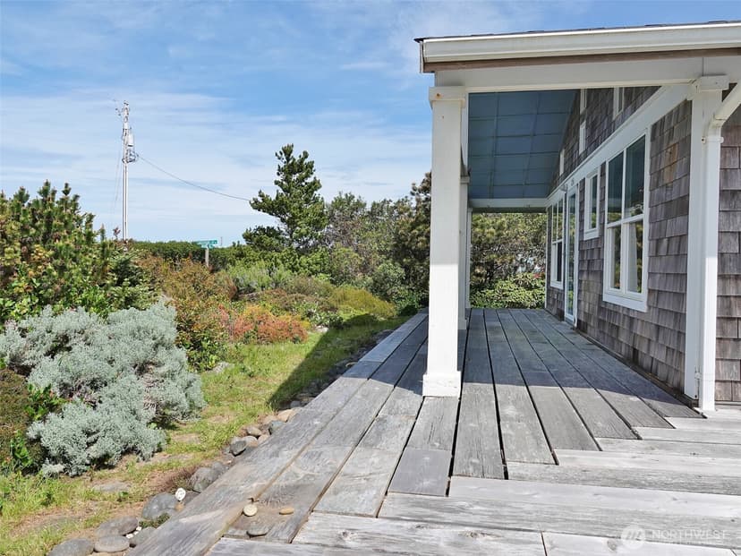 Property photo for 1056 1057 Greenview Avenue SW, Ocean Shores photo 6