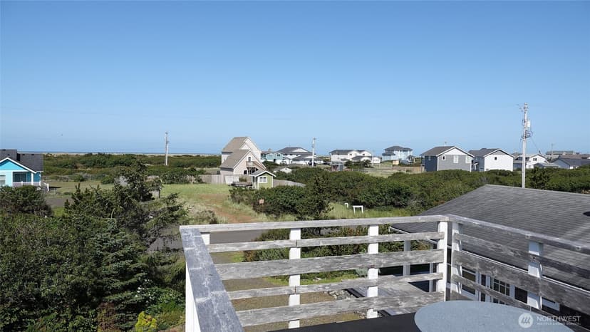 Property photo for 1056 1057 Greenview Avenue SW, Ocean Shores photo 14