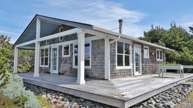 Property photo for 1056 1057 Greenview Avenue SW, Ocean Shores photo 5