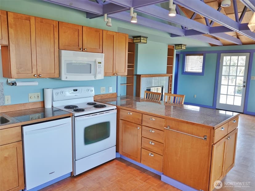 Property photo for 1056 1057 Greenview Avenue SW, Ocean Shores photo 32