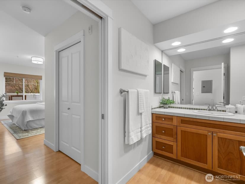 Property photo for 1545 NW 57th Street #202, Seattle photo 11