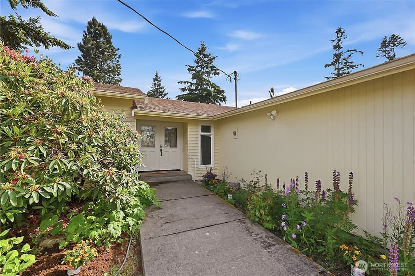 Property photo for 4032 Meridian Avenue N, Marysville photo 2