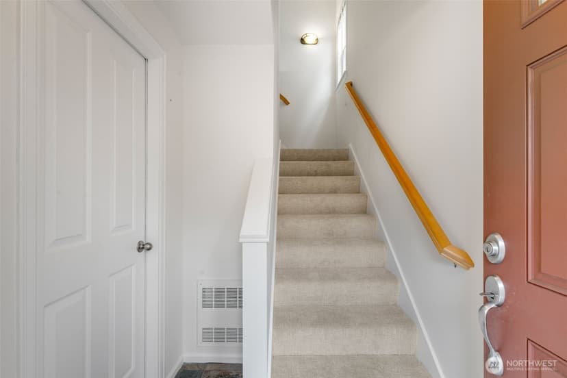 Property photo for 6522 5th Avenue NE, Seattle photo 6