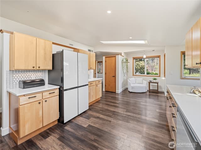 Property photo for 5201 Katherine Avenue SE, Auburn photo 5