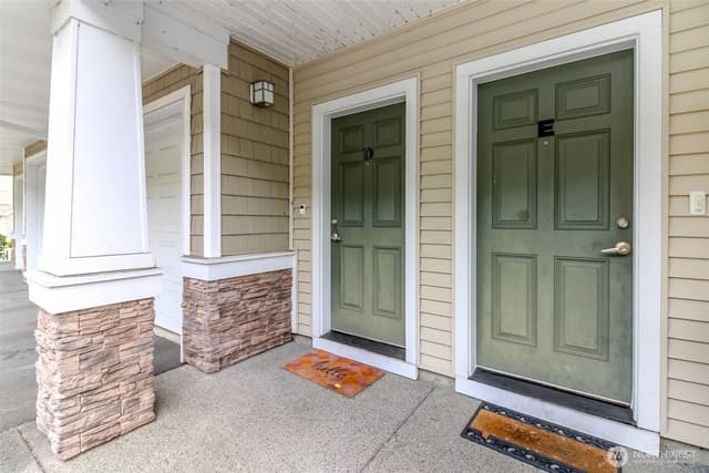 Property photo for 21230 40th Way S #E, SeaTac photo 2