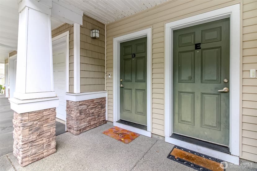 Property photo for 21230 40th Way S #E, SeaTac photo 2