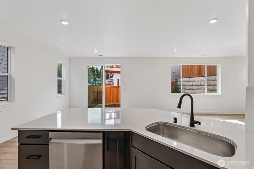 Property photo for 10404 6th Place SE #SW 21, Lake Stevens photo 11