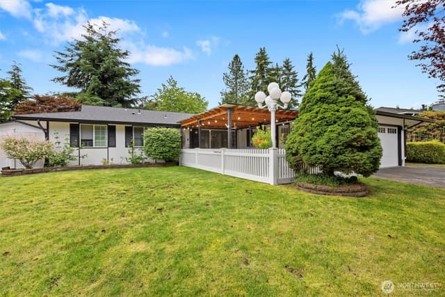 Property photo for 7624 141st Avenue NE, Redmond, WA 98052