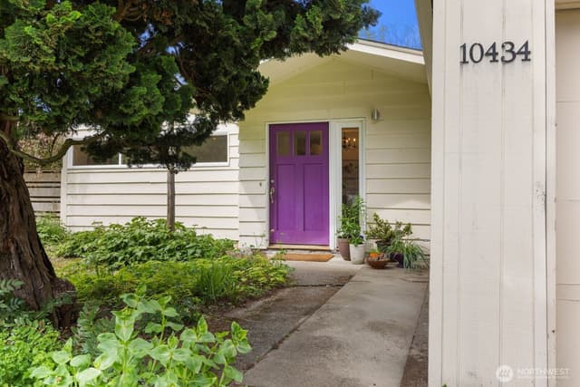 Property photo for 10434 NE 17th Street, Bellevue photo 2