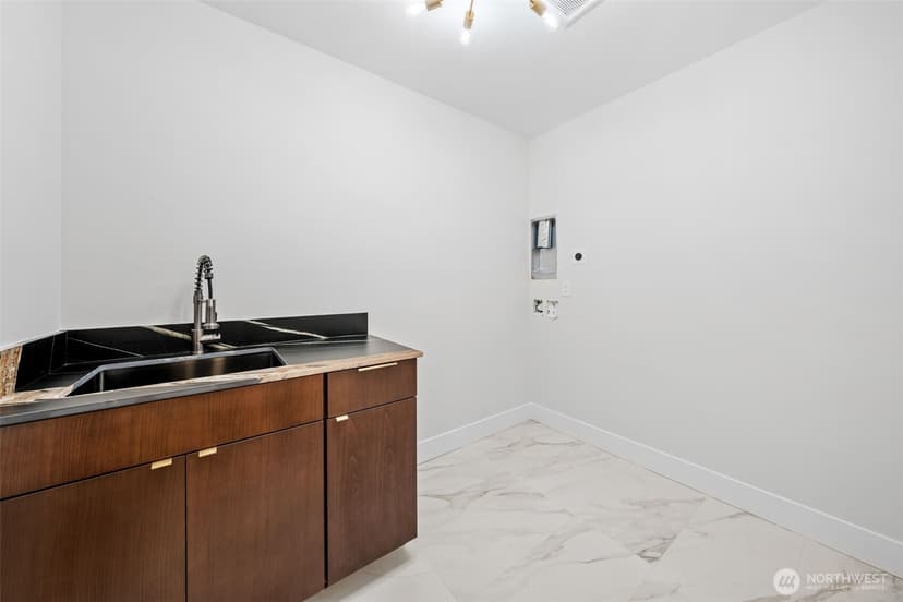 Property photo for 7905 240th Street SW, Edmonds photo 30