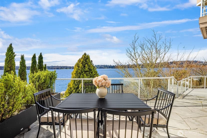 Property photo for 7439 W Mercer Way, Mercer Island photo 14