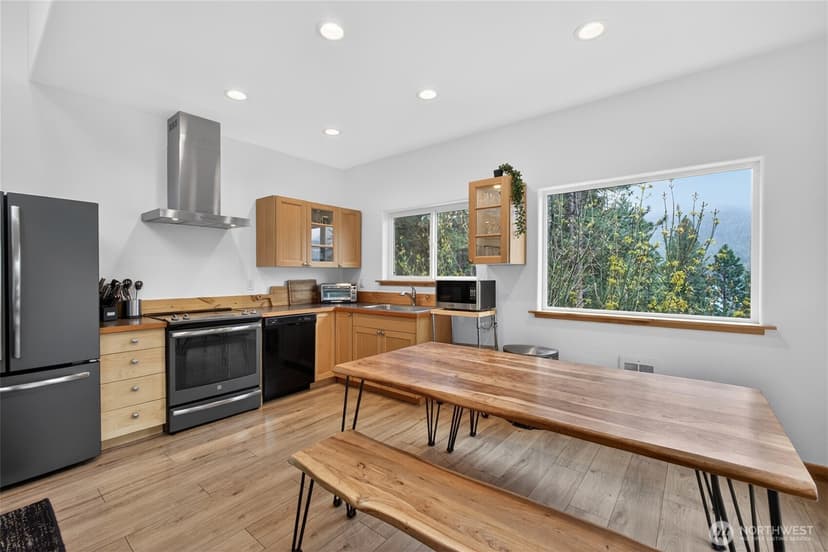 Property photo for 23119 Lake Wenatchee Hwy, Leavenworth photo 10