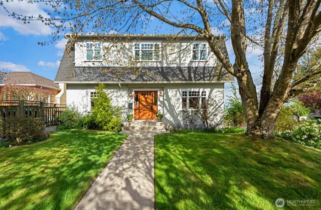 Property photo for 4060 39th Avenue SW, Seattle