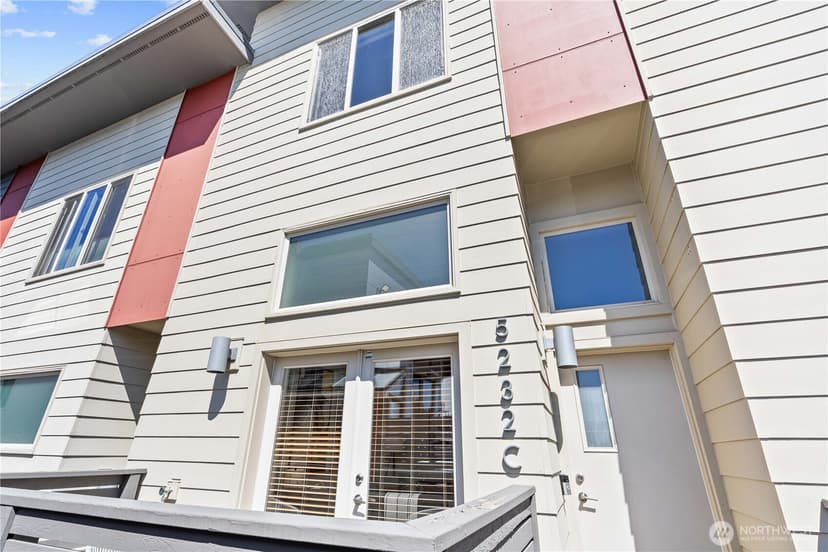 Property photo for 5232 California Avenue SW #C, Seattle photo 4