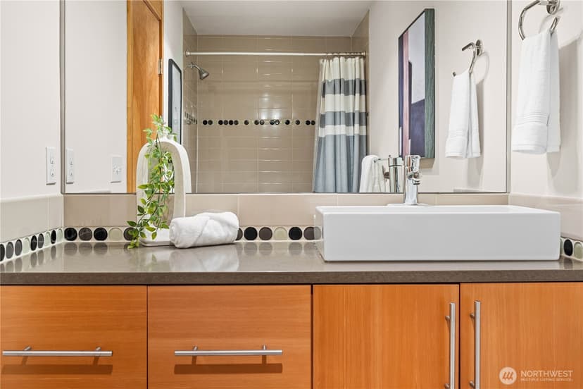 Property photo for 5232 California Avenue SW #C, Seattle photo 28